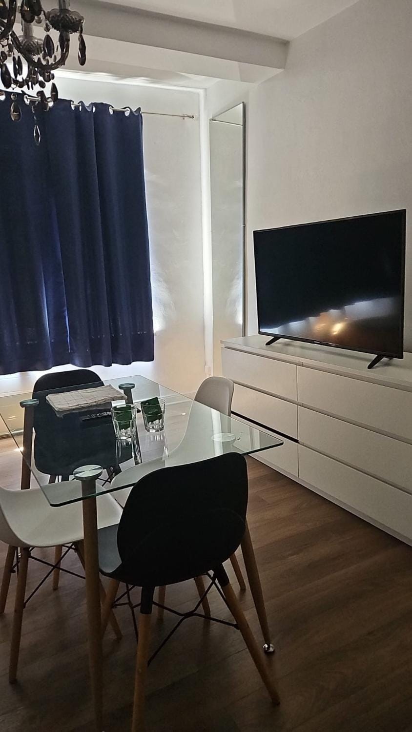 Grand studio 4 voyageurs face Gare Lille-Flandres Apartment in Lille