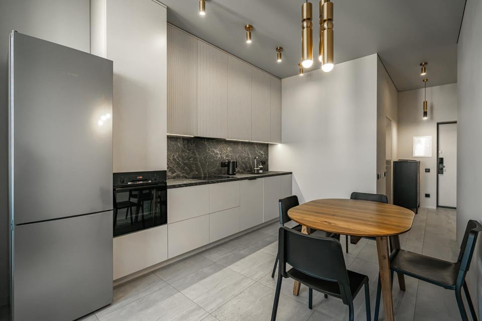 Kitchen or kitchenette, Dining area, microwave, oven, pet friendly, stove