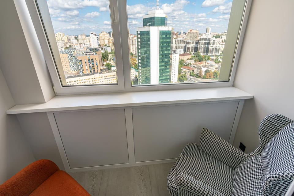 View (from property/room), Balcony/Terrace, City view