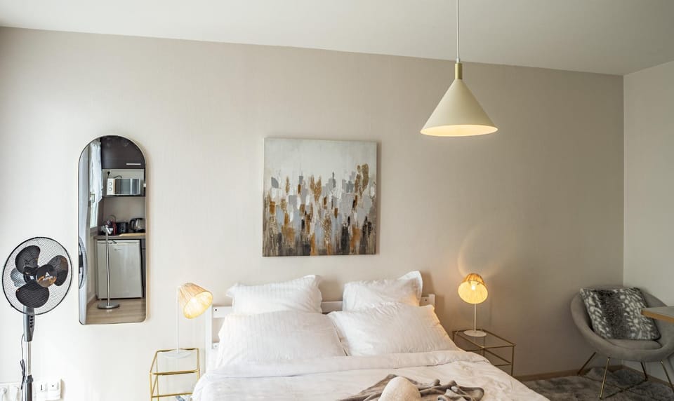Bed, Bedroom