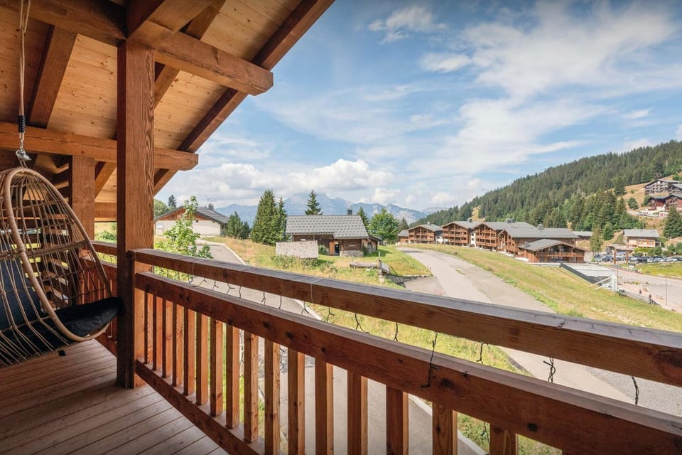 Day, Natural landscape, Summer, View (from property/room), Mountain view