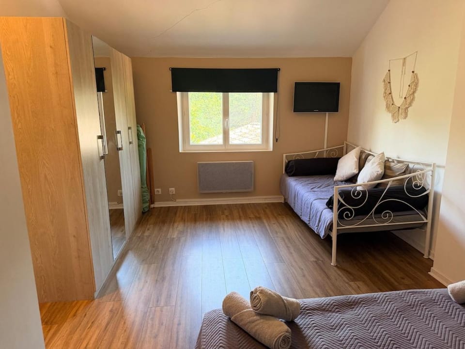 Lo Complet Domaine 2 maisons Jacuzzi et Piscine House in Gaillac