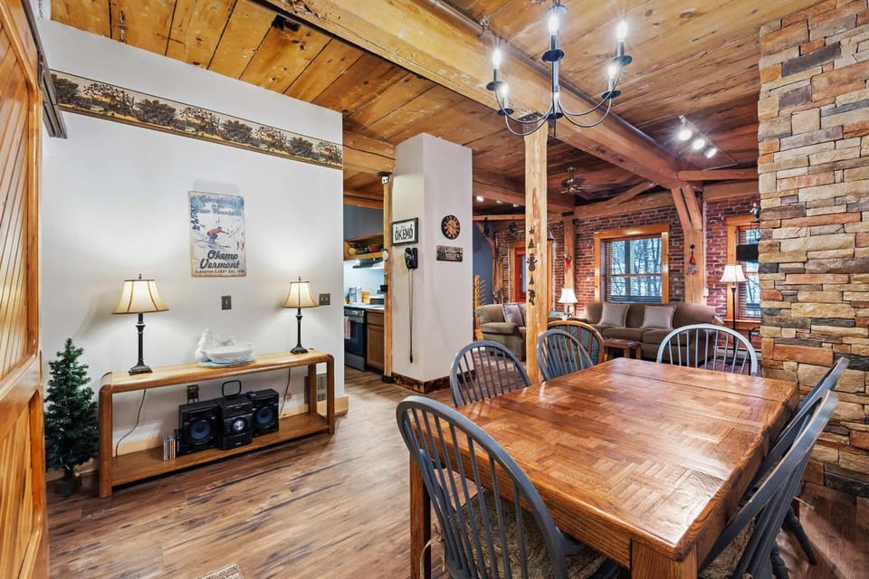 Village Condo with Fireplace 5 Min to Okemo House in Ludlow