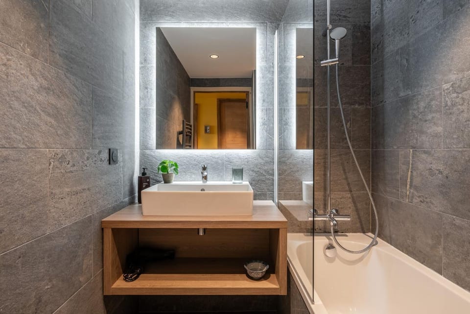 Shower, Bathroom, Bath, towels