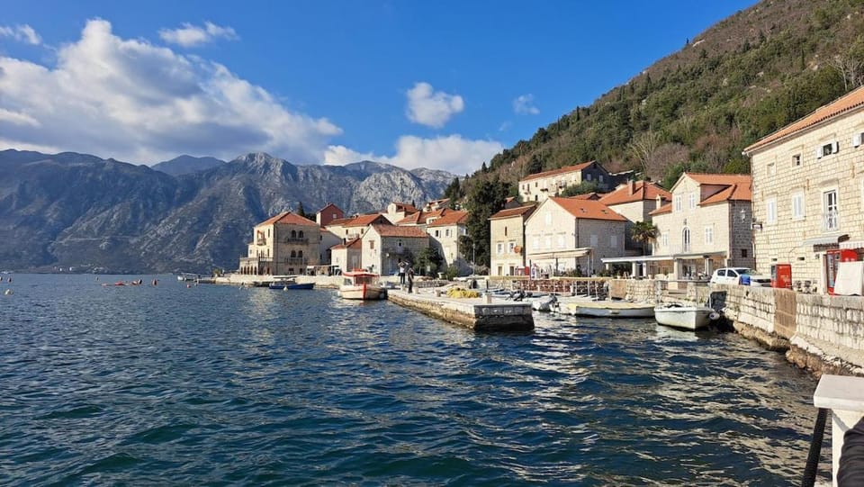 Elegant Coastal Studio with Pool & Private Parking Apartment in Kotor Municipality