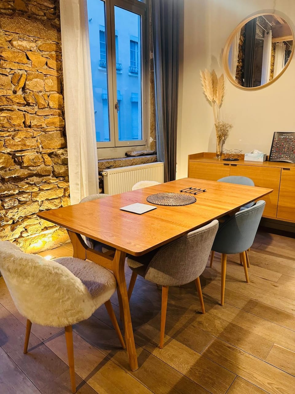 Appartement Architecte 6 voyageurs Croix-Rousse Apartment in Caluire-et-Cuire