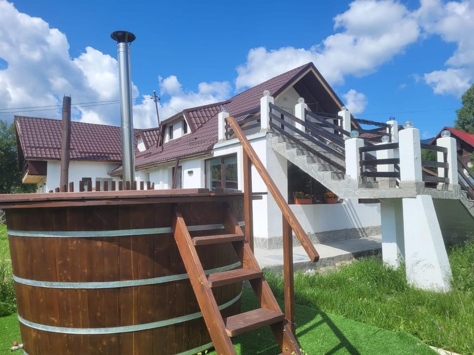 Cabana Poarta Zaganului Hotel in Prahova, Romania