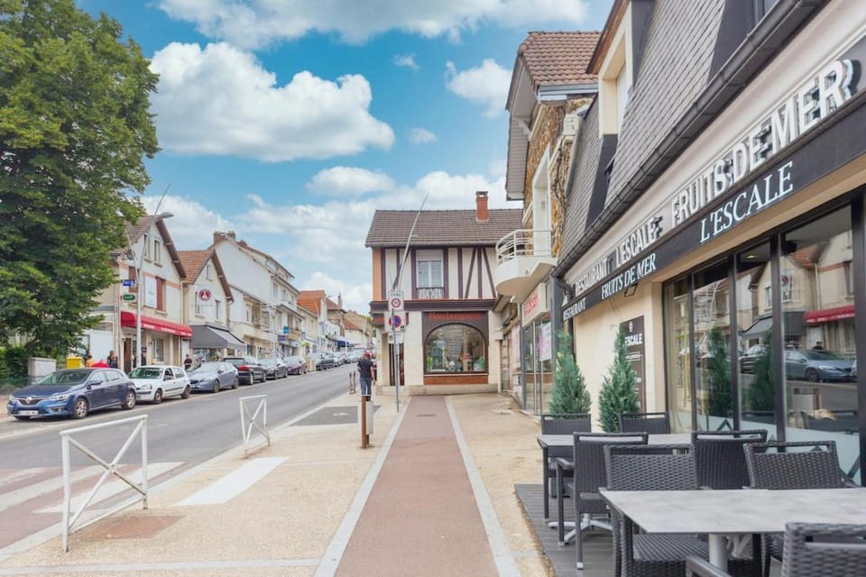 Duplex avec jardin à 2 min de la gare Apartment in Île-de-France