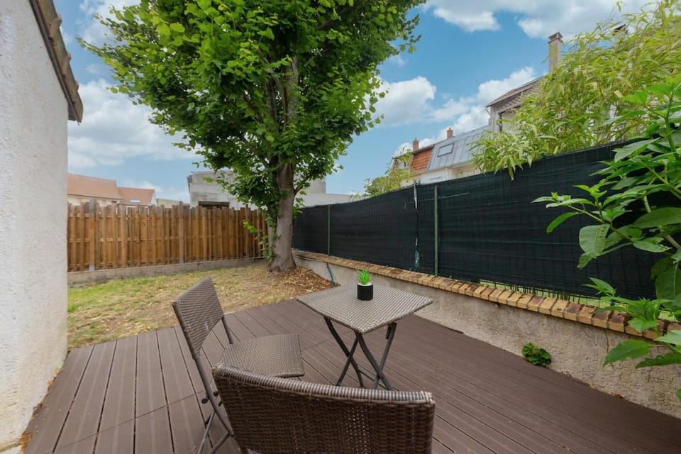 Duplex avec jardin à 2 min de la gare Apartment in Île-de-France