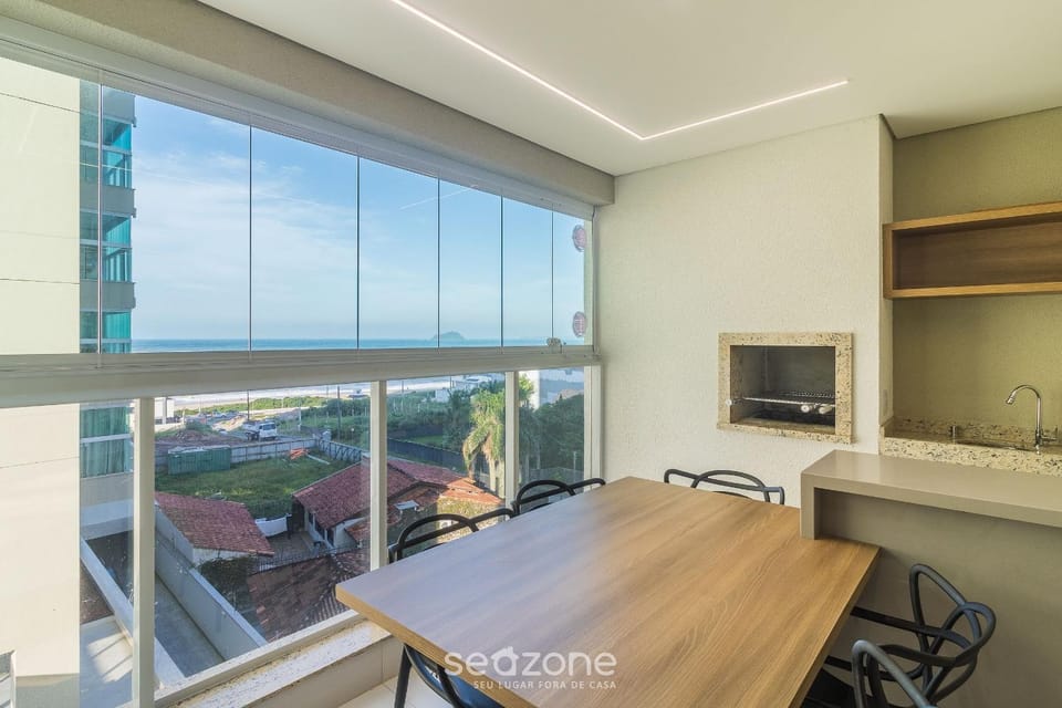 3BR apt w/ gourmet balcony & sea view - SHC0506 Apartment in State of Santa Catarina