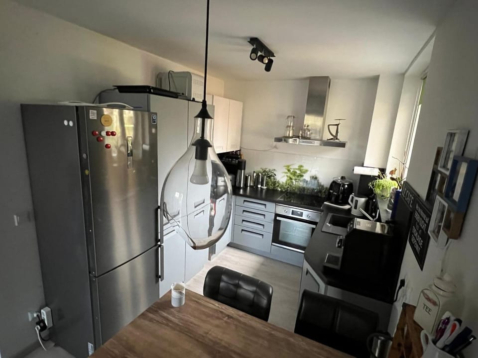 Kitchen or kitchenette, Seating area, Dining area, oven, stove