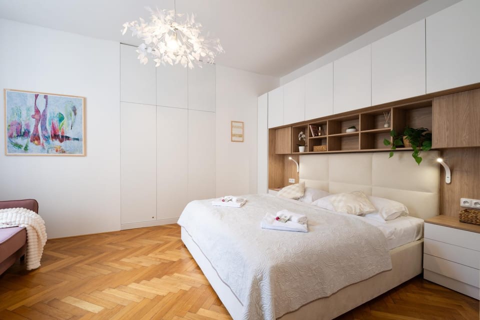 Bedroom, Family, wardrobe
