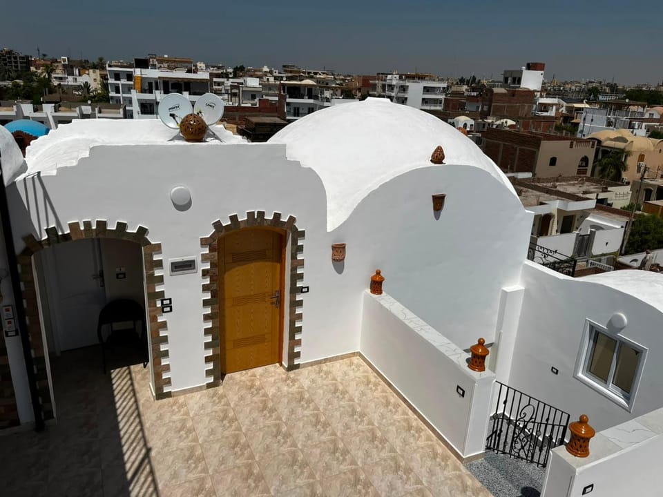 Property building, View (from property/room), Balcony/Terrace, City view