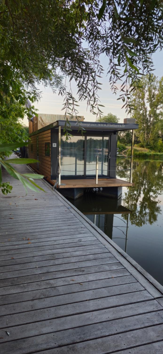 Property building, Natural landscape, River view