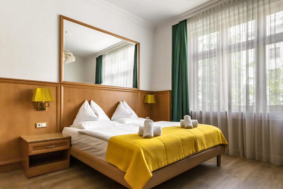 View (from property/room), Bedroom, Family