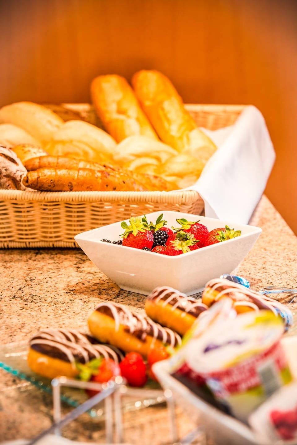 Food and drinks, Breakfast, Continental breakfast, Buffet breakfast