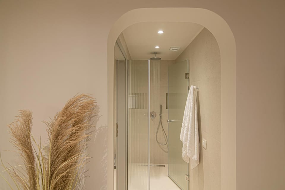 Shower, Bathroom, towels
