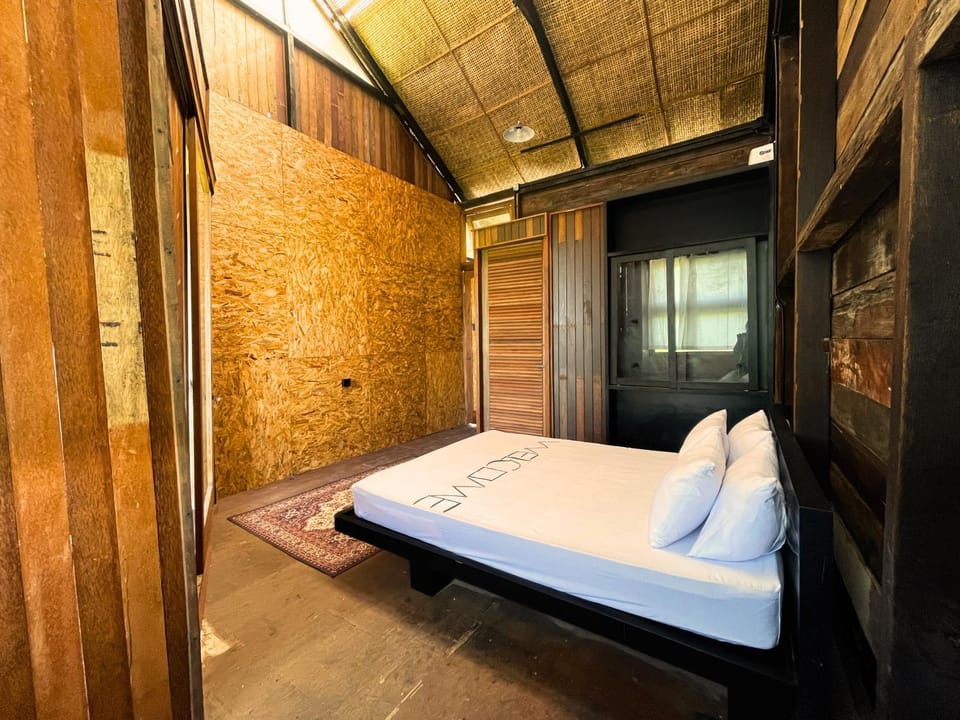 Spatial Hostel in North Kuta