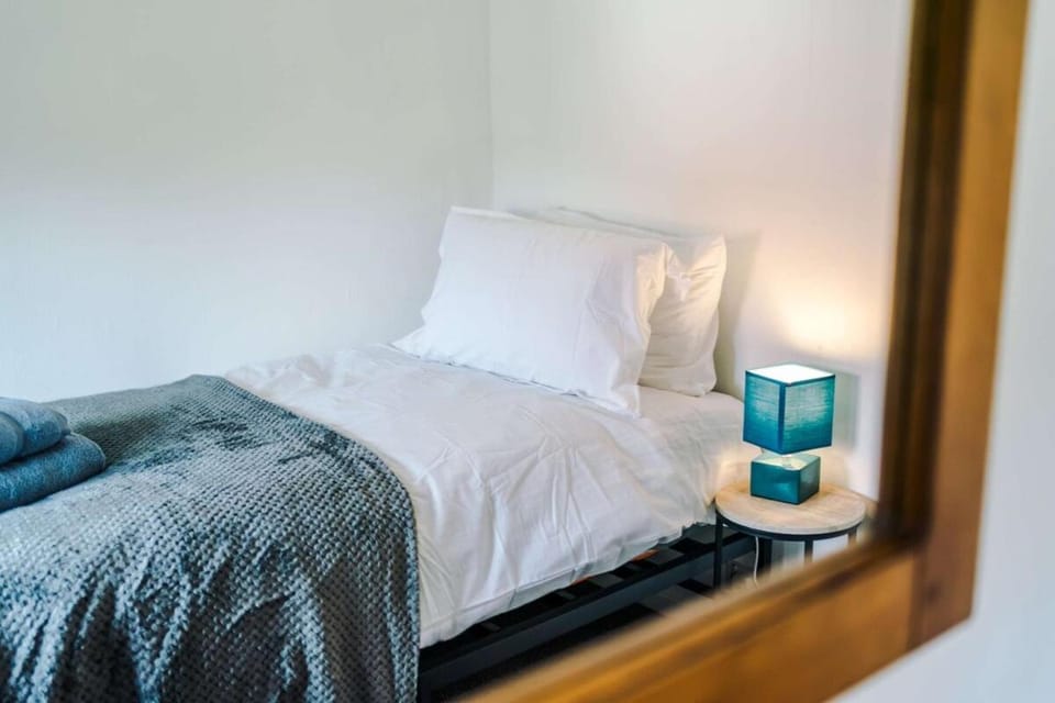 Nottingham Modern Home Free Parking Sleeps 5 Apartment in Nottingham