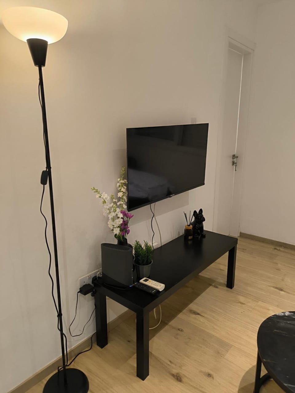 Communal lounge/ TV room, TV and multimedia, Living room, Seating area