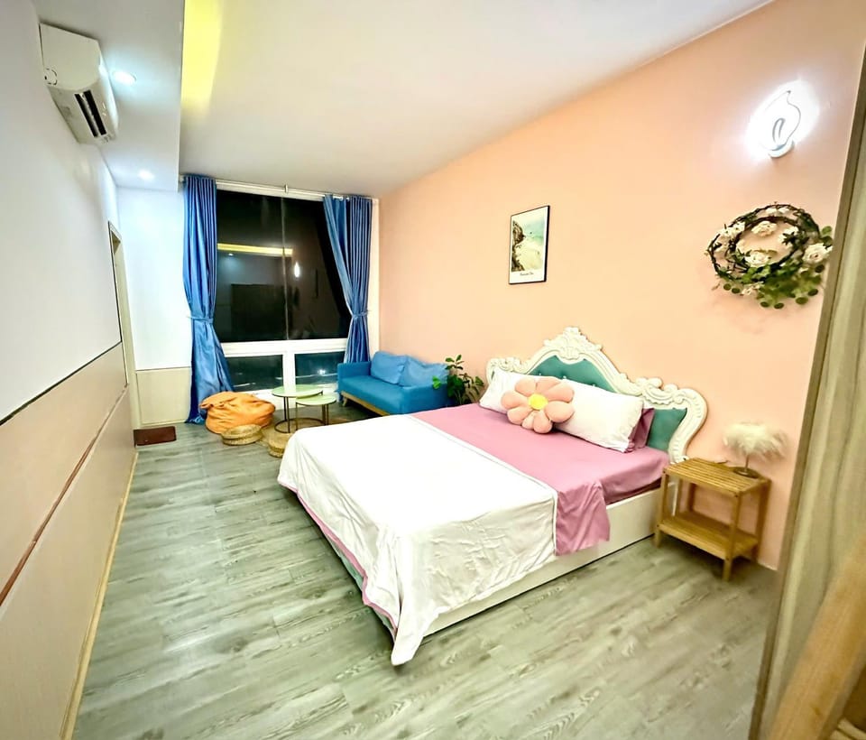 Living room, Photo of the whole room, Seating area, Bedroom, towels