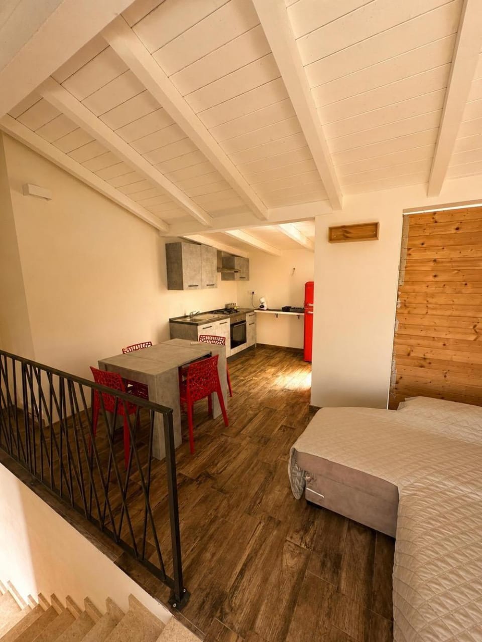 Communal lounge/ TV room, Kitchen or kitchenette, Living room, Photo of the whole room, Seating area, Dining area