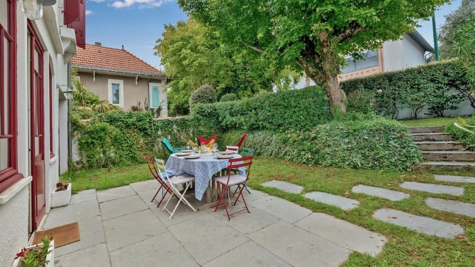 Day, Garden, Dining area, Garden view