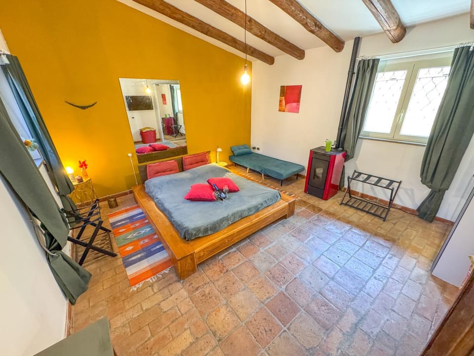 Bed, Photo of the whole room, Bedroom