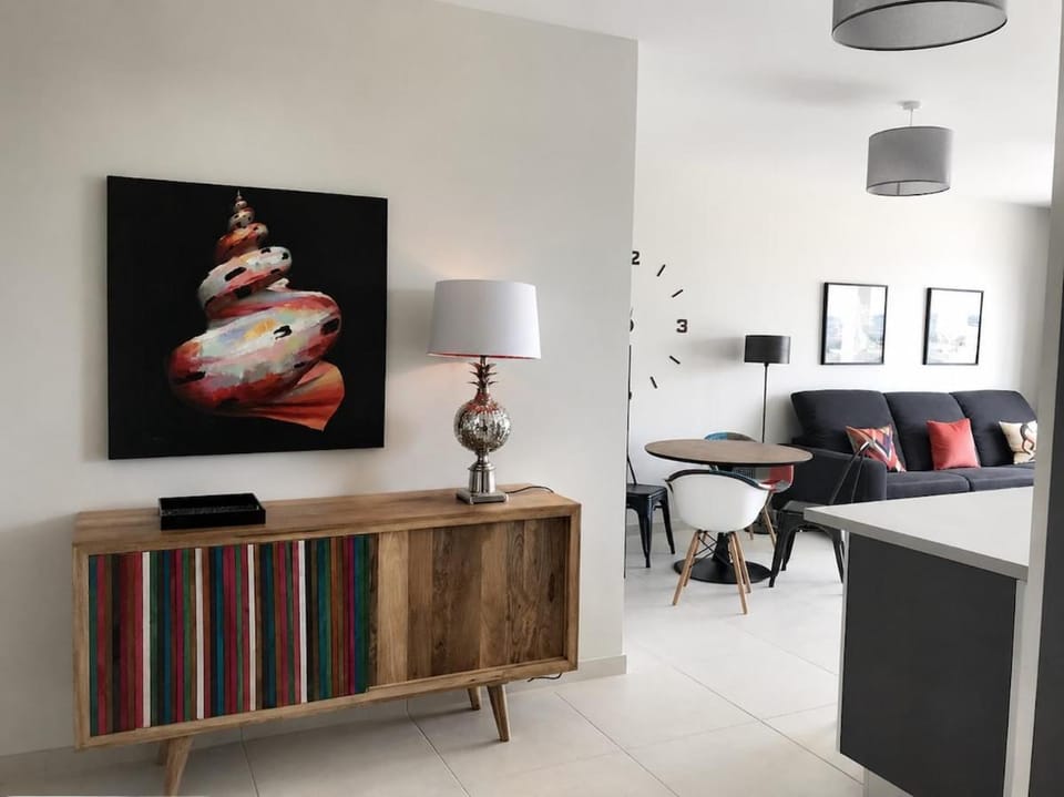 Bright & Modern Qawra Stay Apartment in Saint Paul's Bay