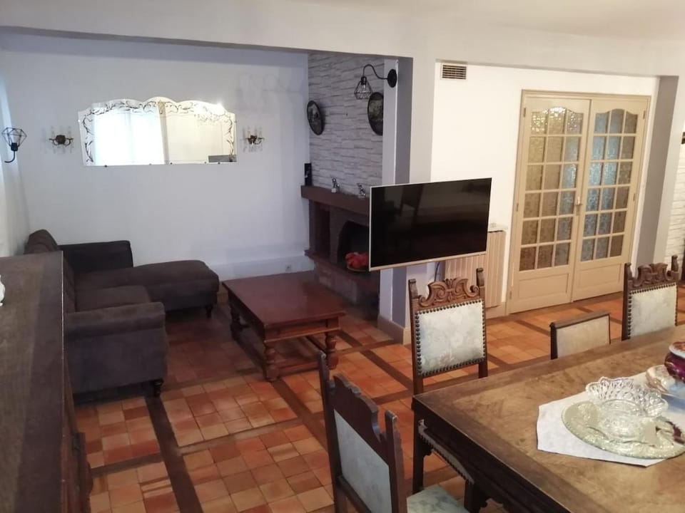 Appartement Spacieux T 4 pour 6 à 8 personnes à La Coupole pour 2 Nuits minimum, linge fournis Apartment in Nouvelle-Aquitaine