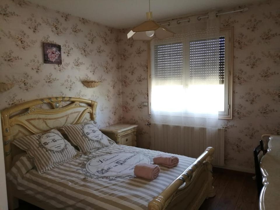 Appartement Spacieux T 4 pour 6 à 8 personnes à La Coupole pour 2 Nuits minimum, linge fournis Apartment in Nouvelle-Aquitaine