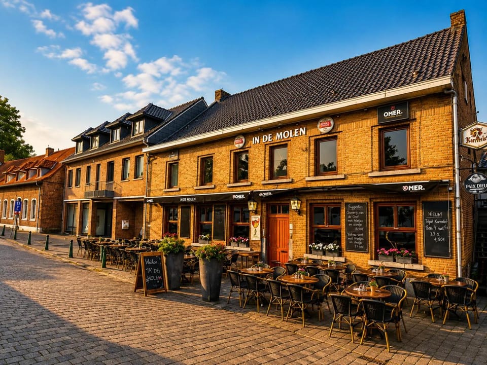 Property building, Restaurant/places to eat, Neighbourhood, City view, Street view, Location