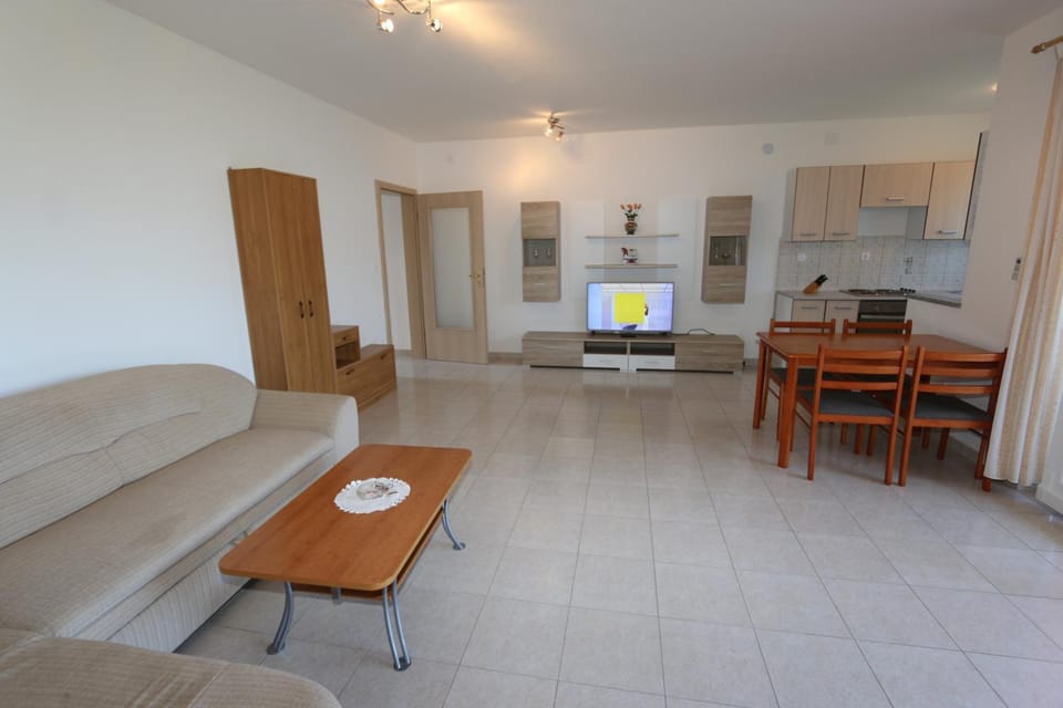 TV and multimedia, Living room, Dining area