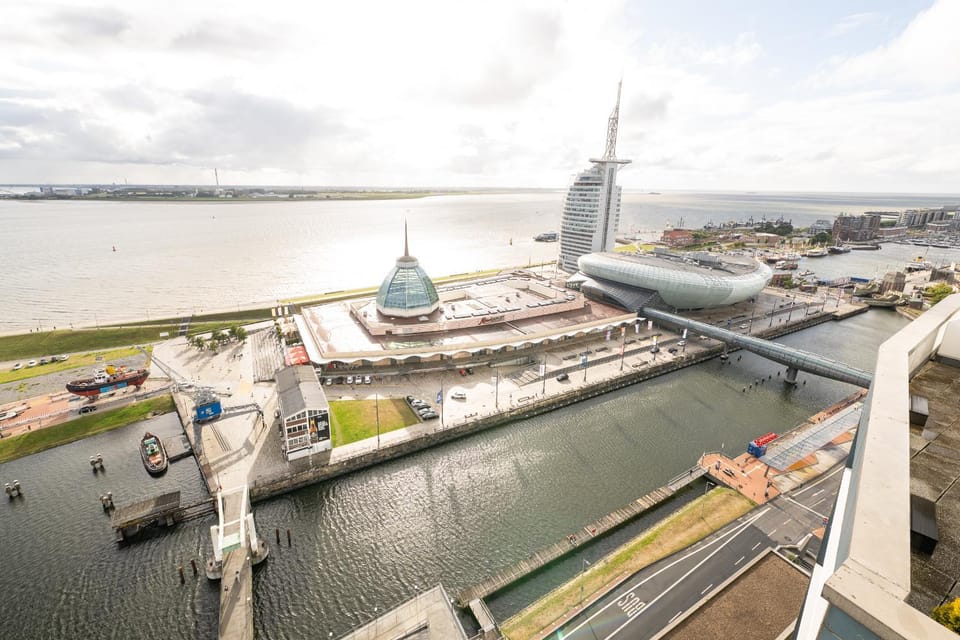Nearby landmark, Natural landscape, Bird's eye view, City view, River view, Sea view