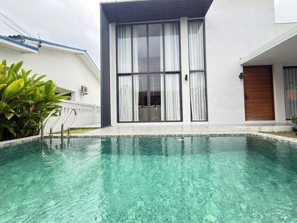 3BR Private Pool Villa in Pattaya 6 Guests Villa in Pattaya City