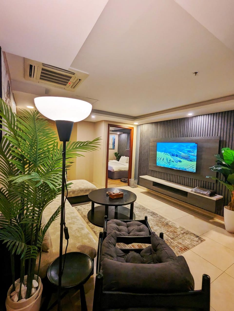 Communal lounge/ TV room, TV and multimedia, Living room, Seating area, Evening entertainment
