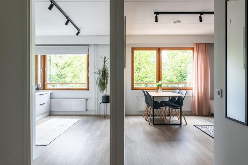 Kitchen or kitchenette, Living room, Seating area, Dining area
