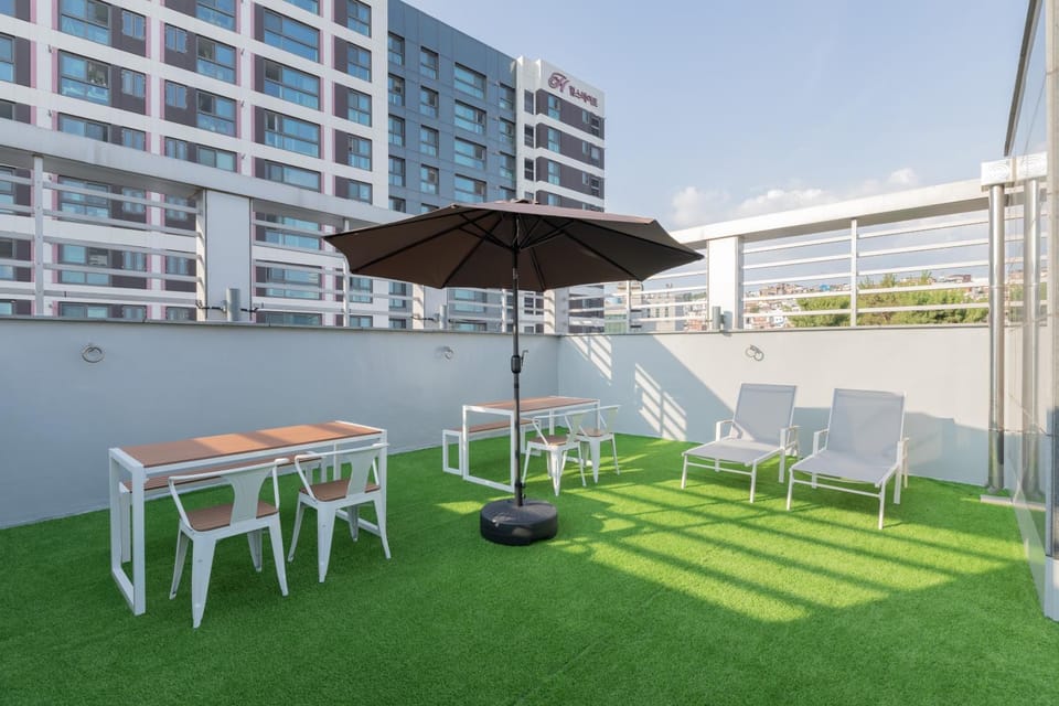 Patio, Garden, Balcony/Terrace, sunbed