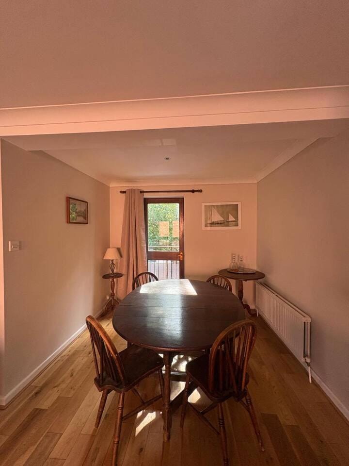 Prime Location 3-Bed Home Norwich House in Norwich