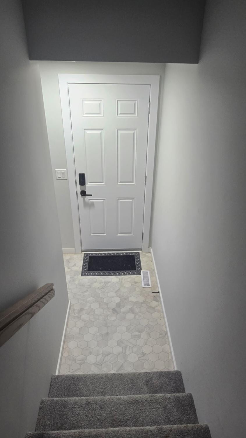 Well furnished two bedroom home Apartment in Winnipeg