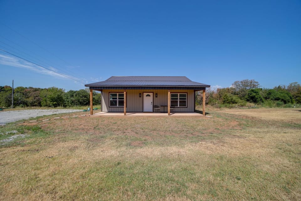 Gateway to State Park & Lake! Inviting Vian Cabin Cabin in Tenkiller Ferry Lake