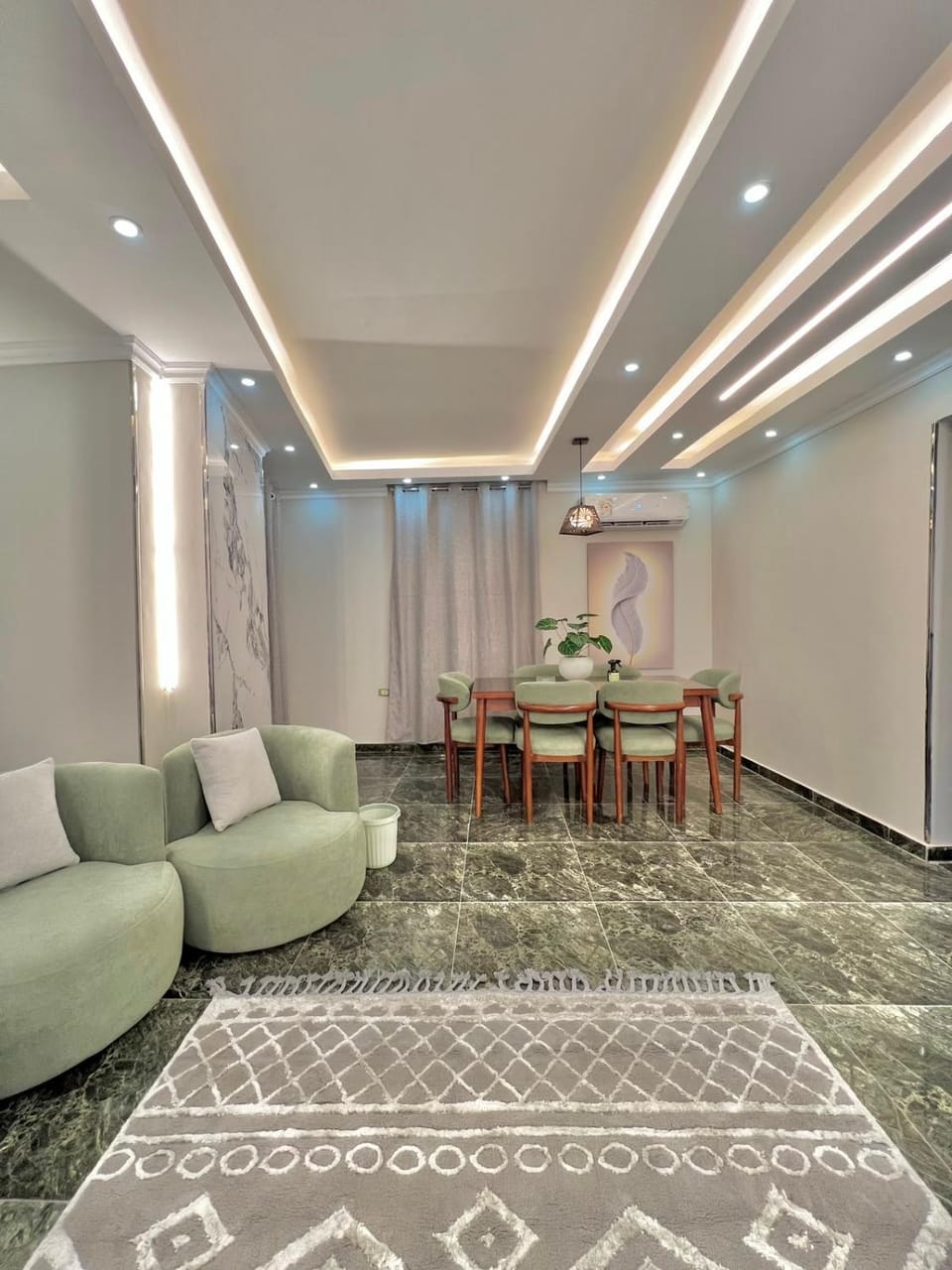 شقه مفروشه بالكامل باطلاله مميزه على شارع الخمسين Apartment in Cairo Governorate