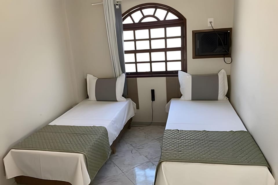 Pousada próximo ao Álvaro Alvim Bed and Breakfast in Campos