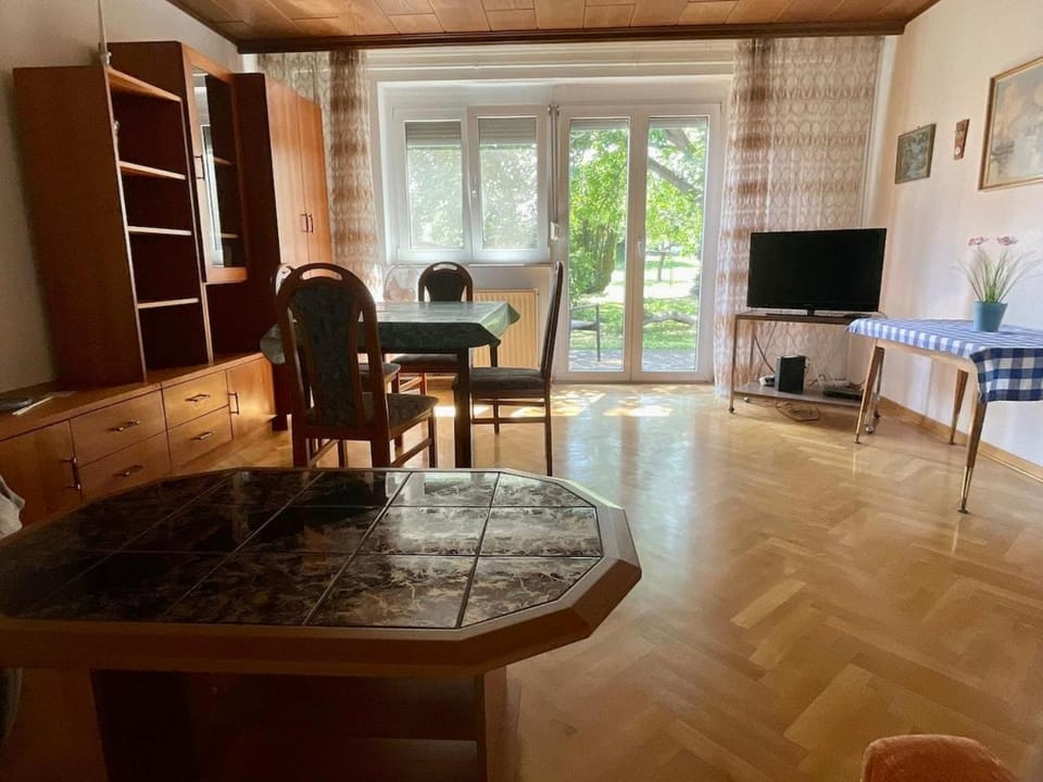 Haus Walter mit Garten in Breitenbrunn am Neusiedler See House in Austria