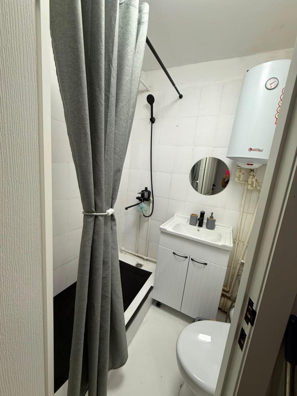 Чистая, уютная 1-комнатная квартира в районе вокзала Apartment in Kazakhstan