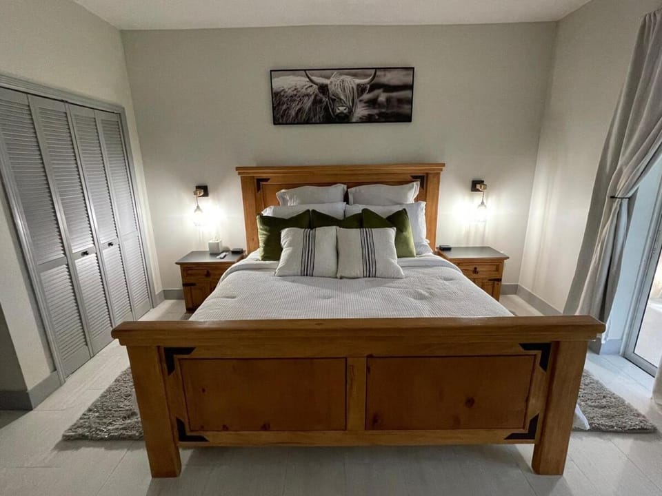 Bedroom, towels