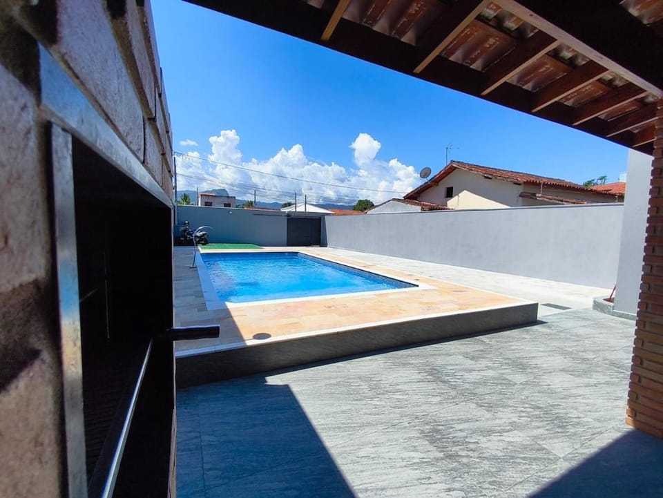 Caraguatatuba House in Caraguatatuba