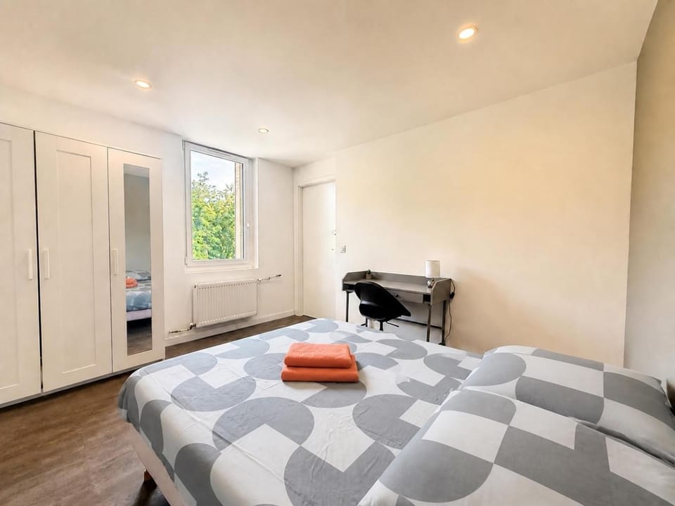 Grand 91m2 4 chambres - Parking - Vue montagne Apartment in Chambery
