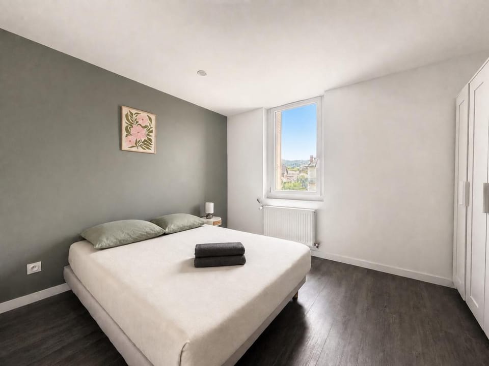 Grand 91m2 4 chambres - Parking - Vue montagne Apartment in Chambery