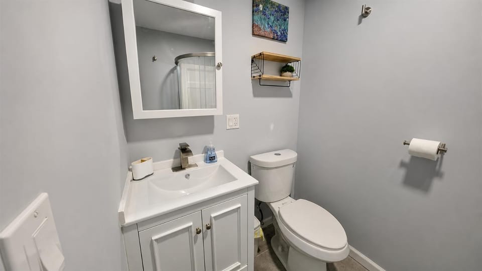 BlueHaven Suite 02 Monthly Room Near Yale & HVN Country House in East Haven